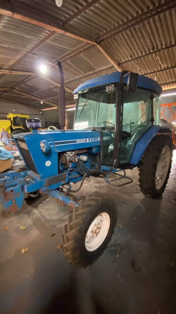 TRATOR AGRICOLA, 5600, PLATAFORMADO, MARCA FORD