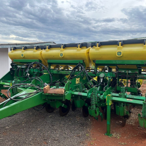 Plantadeira John Deere 10 Linhas