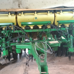 Plantadeira John Deere 10 Linhas