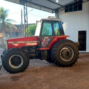 Trator Massey Ferguson MF 680
