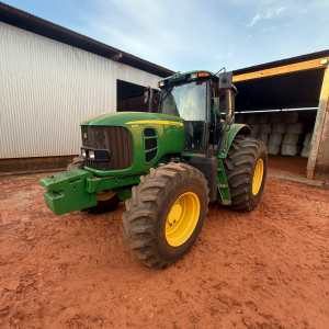 Trator John Deere 6165J