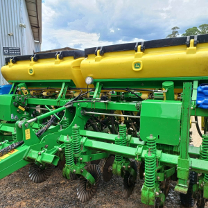 Plantadeira John Deere 1109 à vácuo