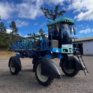 KUHN MONTANA BOXER 2000 H 4X4