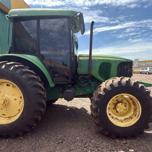 Trator John Deere