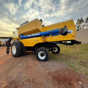 Colheitadeira New Holland 5090