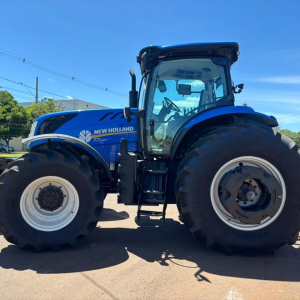 Trator New Holland T7 240