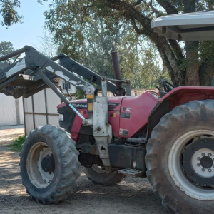 Trator Mahindra 8000