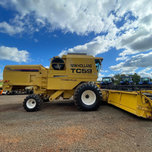 Colheitadeira New Holland TC59
