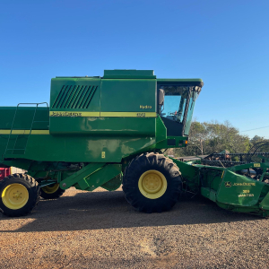 Colheitadeira John Deere 1175
