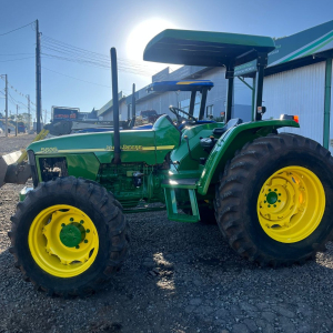 Trator John Deere 5605