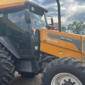 Trator Valtra BM 100R
