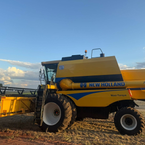 Colheitadeira New Holland TC 5090