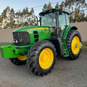 Trator John Deere 6205J