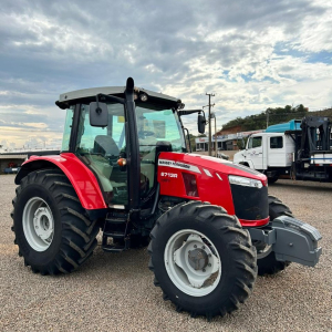 Trator Massey Ferguson MF 6713