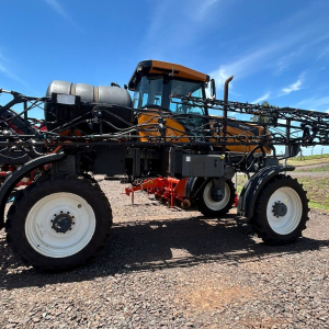 Autopropelido Valtra BS 3020
