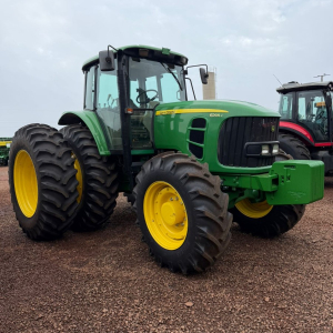 Trator John Deere 6205j