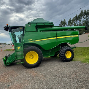 Colheitadeira John Deere s550