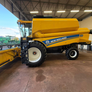 Colheitadeira New Holland TC 5.90