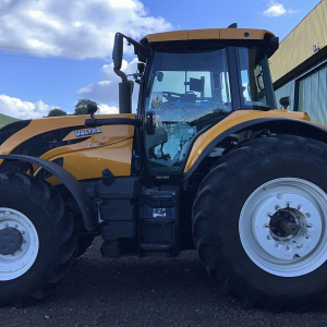 Trator Valtra T250 CVT