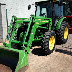 Trator John Deere 5085e