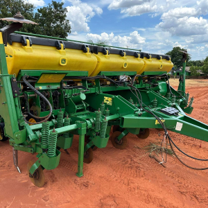 Plantadeira John Deere 1111