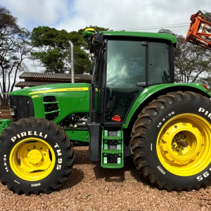 Trator John Deere 6115j