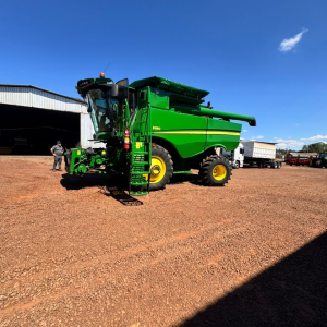 Colheitadeira John Deere S550