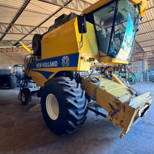 Colheitadeira New Holland TC 5070